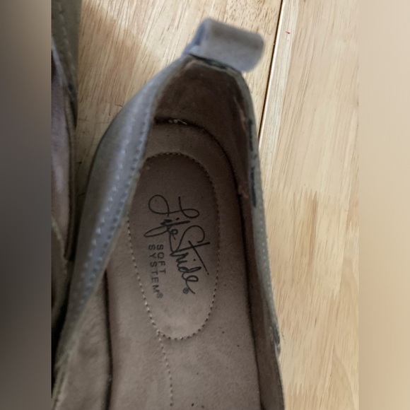 LifeStride soft system flats in size 9M in good condition light tan color - Picture 5 of 5
